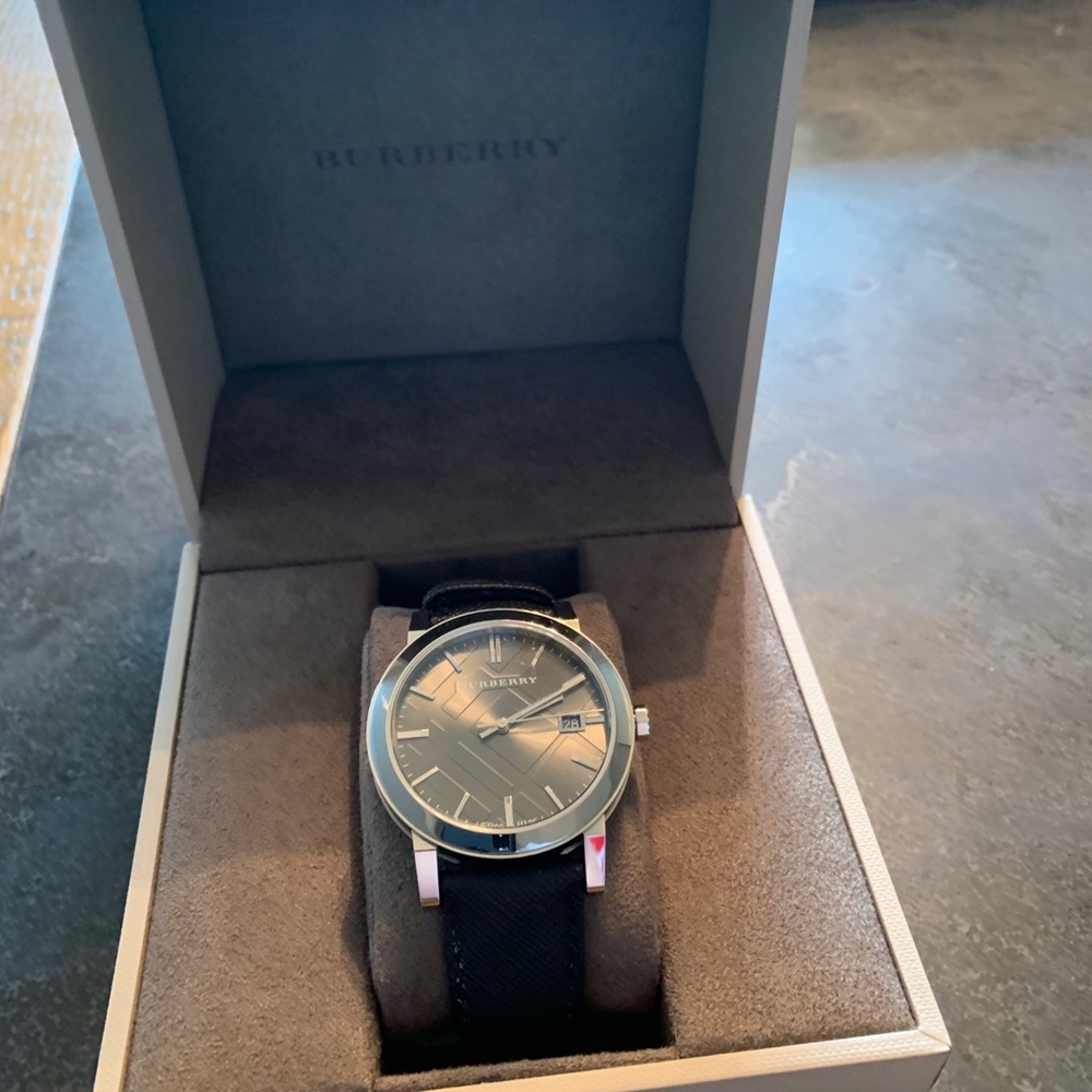 Burberry Grey Dial Black Polyvinyl Men’s Watch - Picture 4 of 5